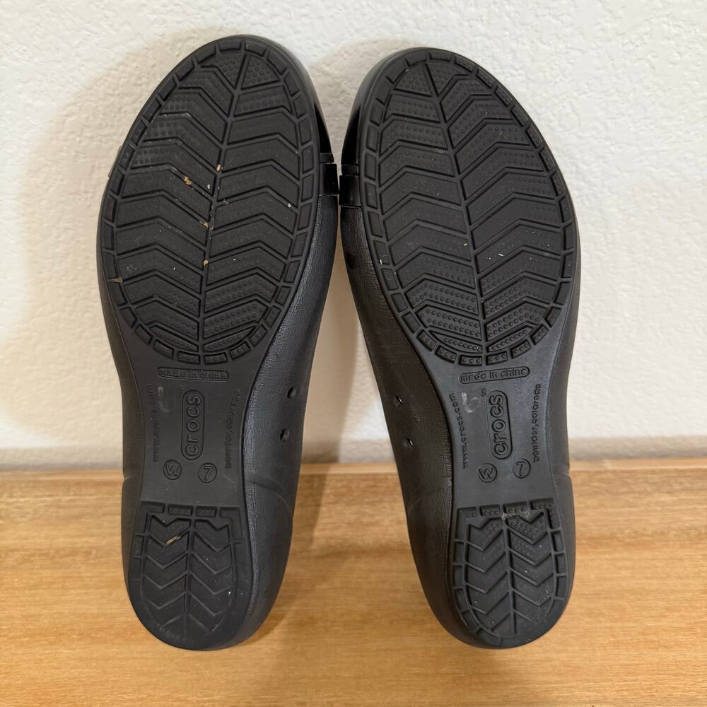 Crocs Gianna Alice Black Flexible Patent Cap Toe Rubber Ballet Flats Size 7 - Picture 10 of 11